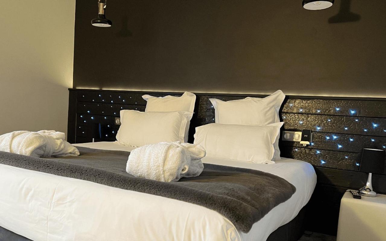 Logis Hotel Et Spa Chez Camillou Aumont-Aubrac Room photo